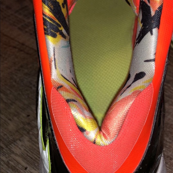 LeBron 10 X Crimson - Picture 6 of 7